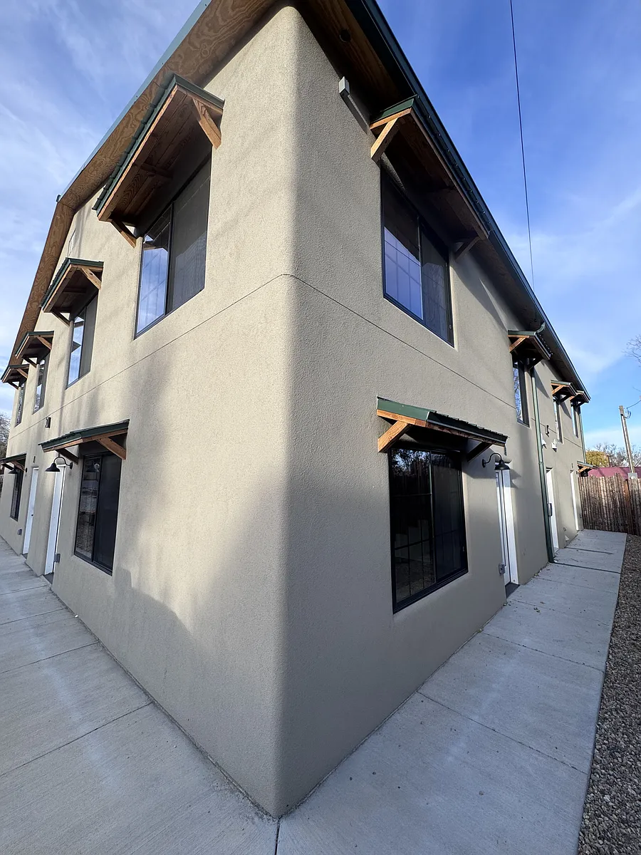 Building Photo - 232 Valverde St