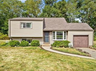 38 Annette Pl, Middletown, CT 06457