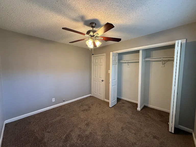 303 Ridgefield Cir — Photo 14