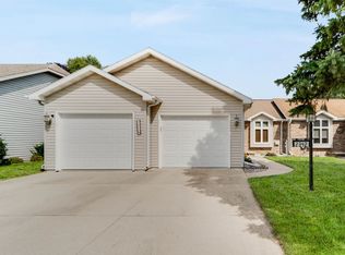 2342 N Cloudview Dr, Appleton, WI 54914