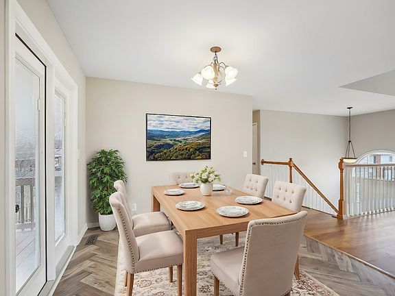 5th image of 3534 Torrington Ln