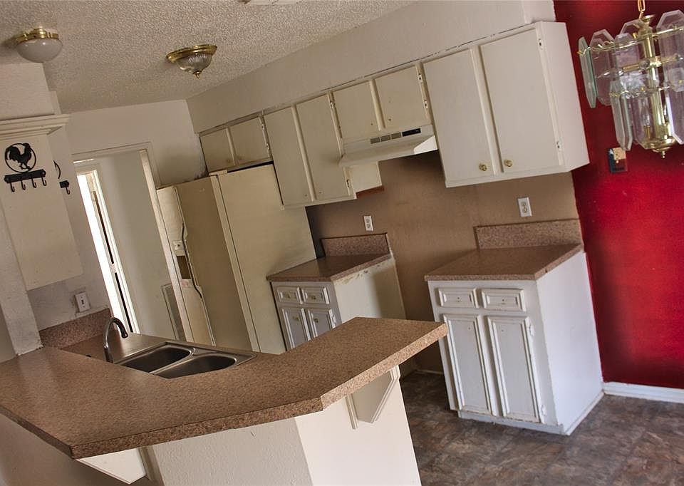 1st image of 10139 Valley Club Dr