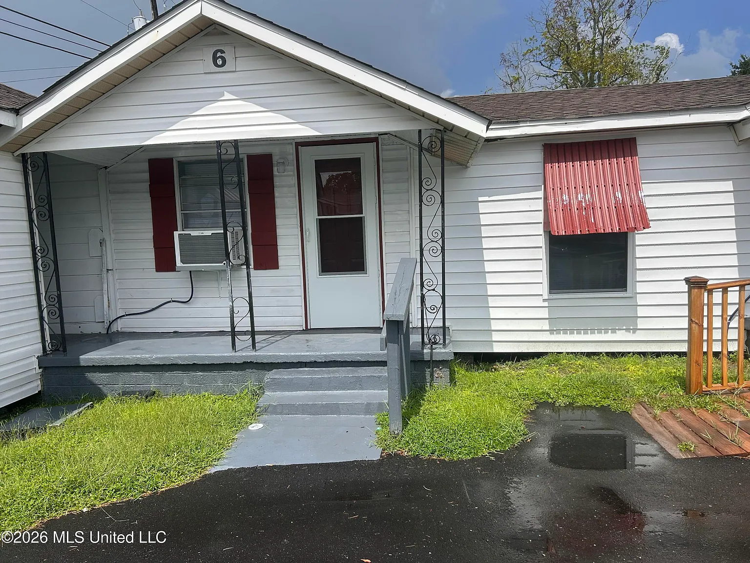 1 bed, 1.0 bath, 925 sqft, $650 — Photo 1