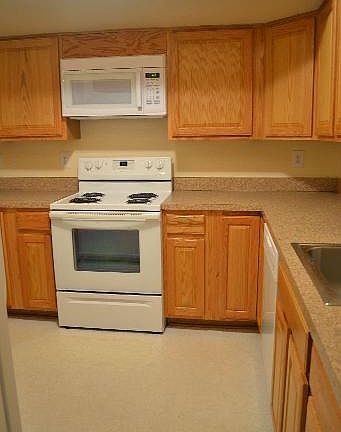 4th image of 9176 Broken Oak Pl #66A