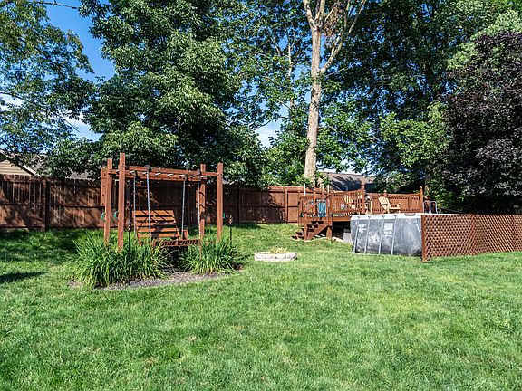 4th image of 8442 Woodcreek Dr