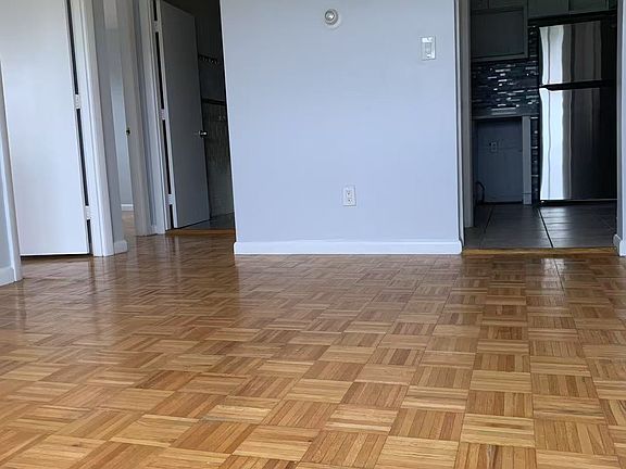 5th image of 200 Newbury Ave APT 15
