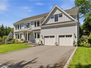 7 Blount Cir, Barrington, RI 02806