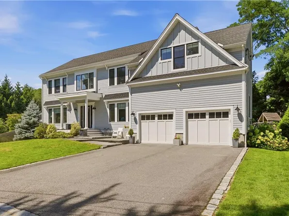 7 Blount Cir, Barrington, RI 02806