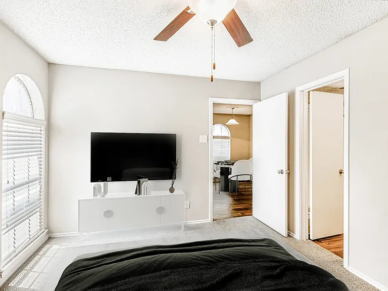 Summers Crossing Apartments — Photo 20