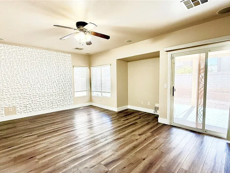 10591 Medicine Bow St — Photo 3