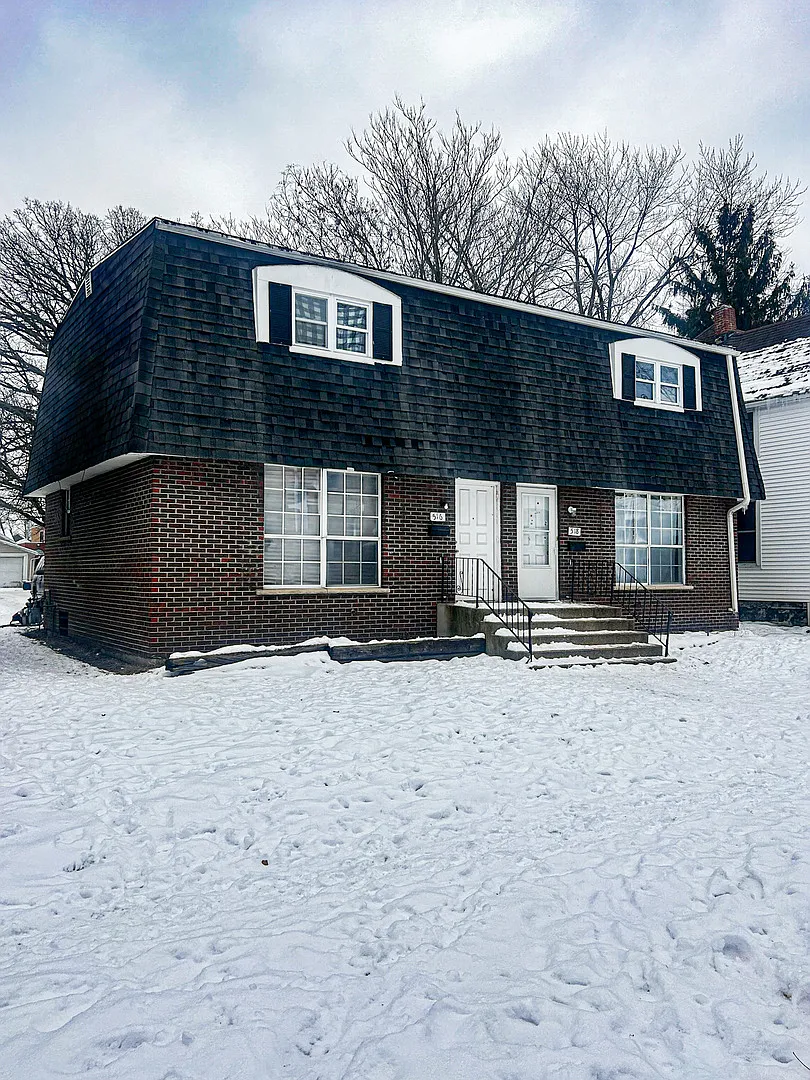 516 S Rosewood Ave photo 1