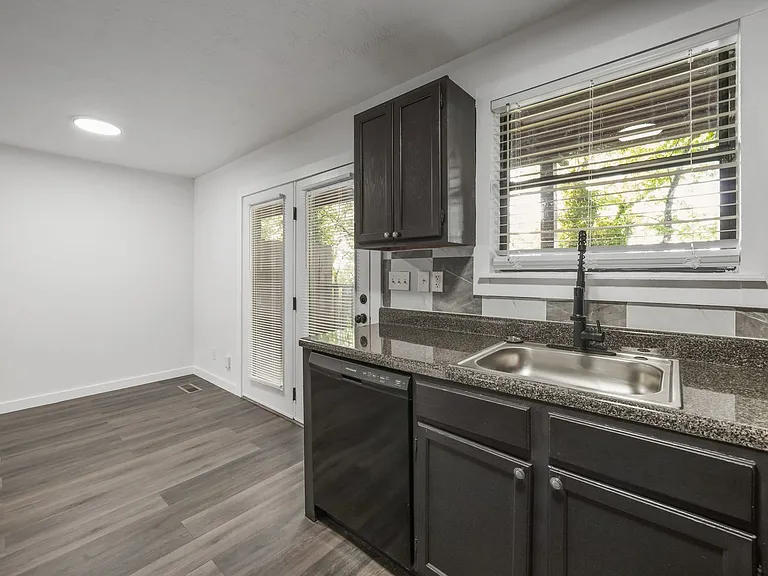Hillwood Villas — Photo 64