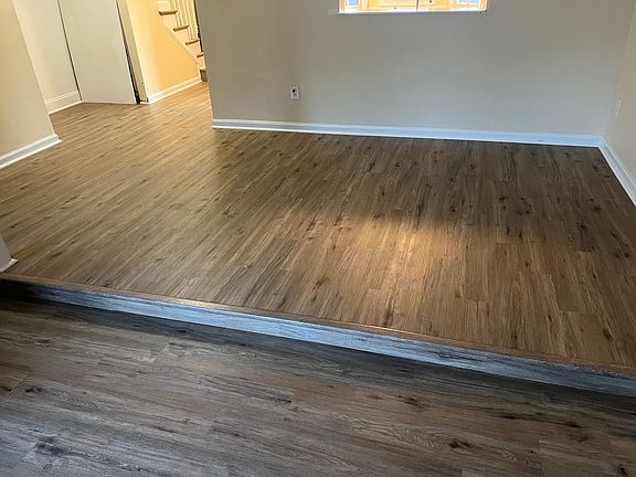 3rd image of 1547 Fairfax Dr