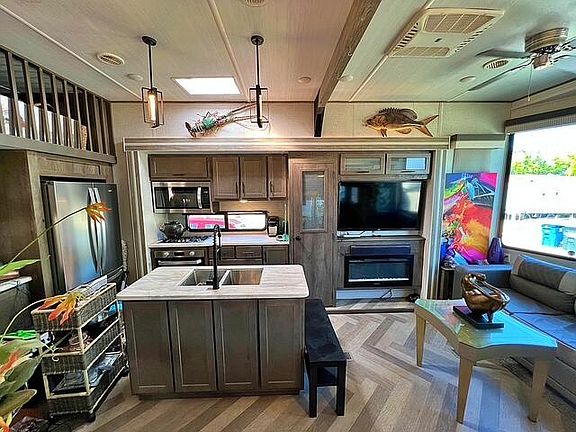 2nd image of 325 Calusa St #475