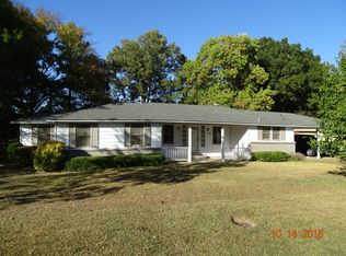 1403 S Pine St, Hope, AR 71801