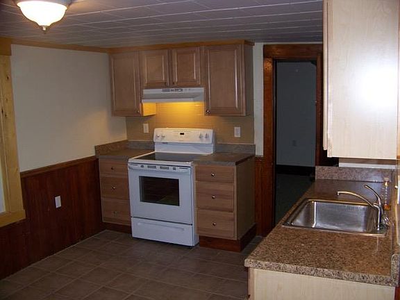 4th image of 2 Lovell St #A