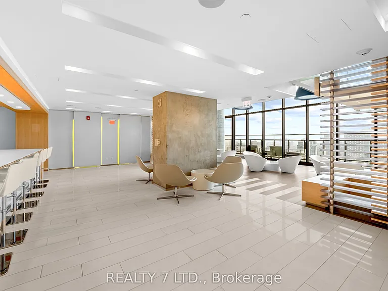45 Charles St E #1808 — Photo 36