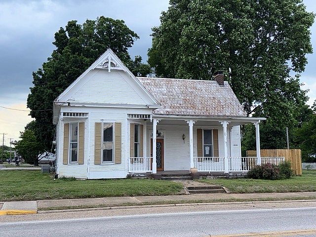 1st image of 401 Cumberland St E