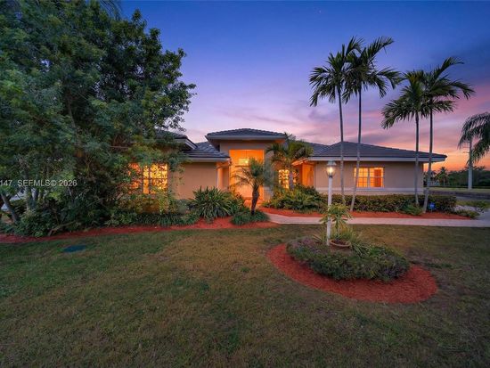 14040 SW 83rd Ct, Palmetto Bay, FL 33158