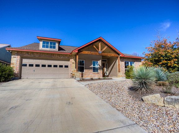 4th image of 640 Oak Valley Dr