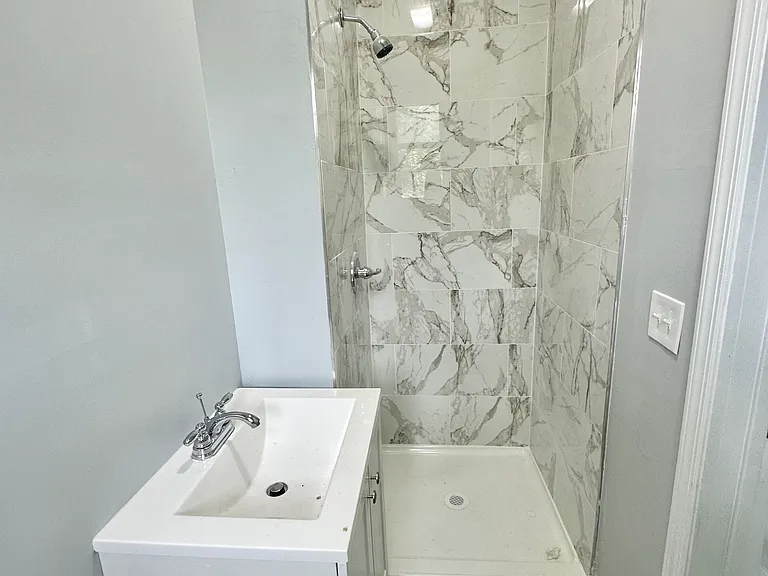 169 Johnson Ave #2R — Photo 11