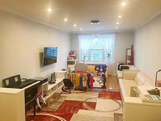 Sold by HomeDax Real Estate | media 13