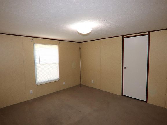 5th image of 10696 Oakridge St