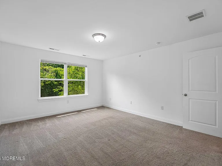 16 Emily Ct — Photo 26