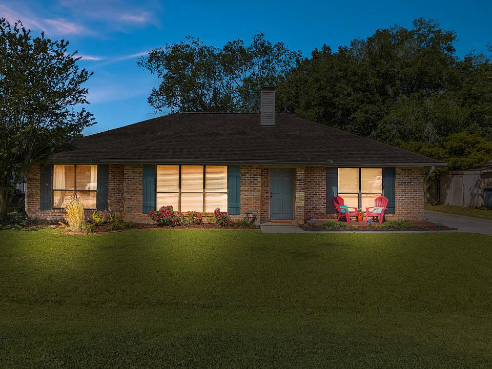 1st image of 214 Sunflower Dr