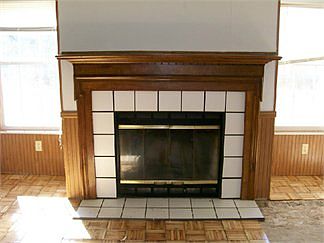 4th image of 12 Chase Ln