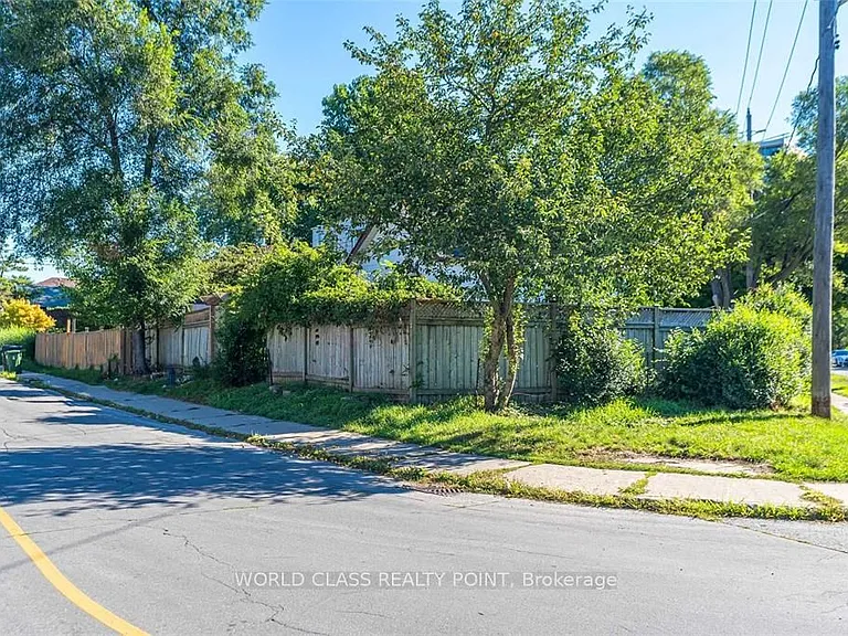 1 McIntosh St — Photo 30