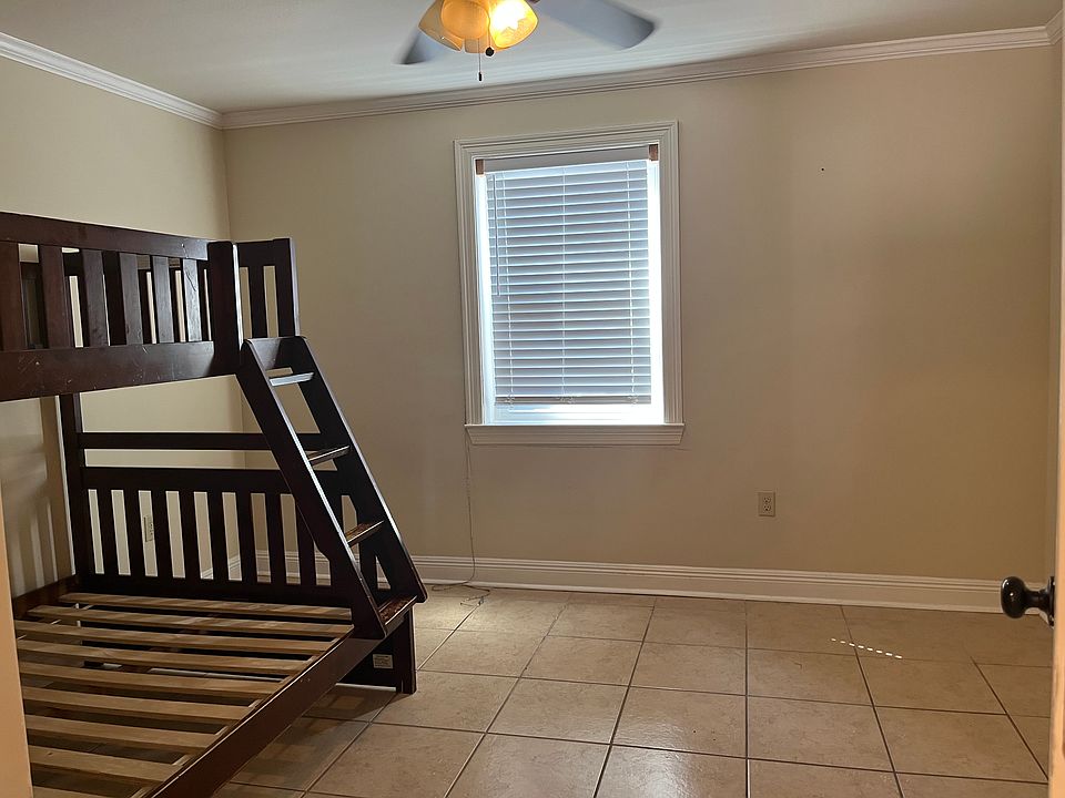 2nd image of 3270 Carlotta St #3