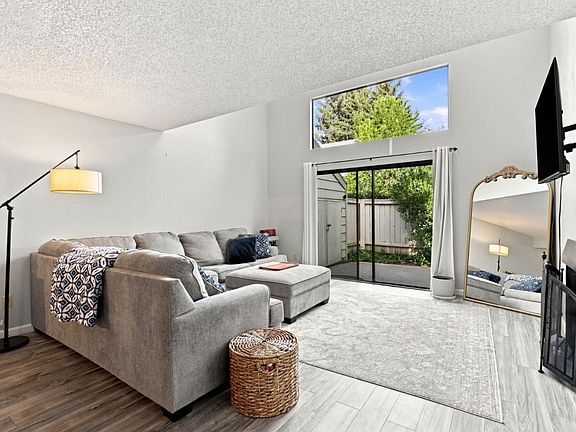 5th image of 750 Lincoln Rd APT 47