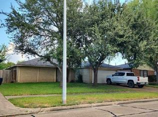 10107 Hillridge Rd, La Porte, TX 77571