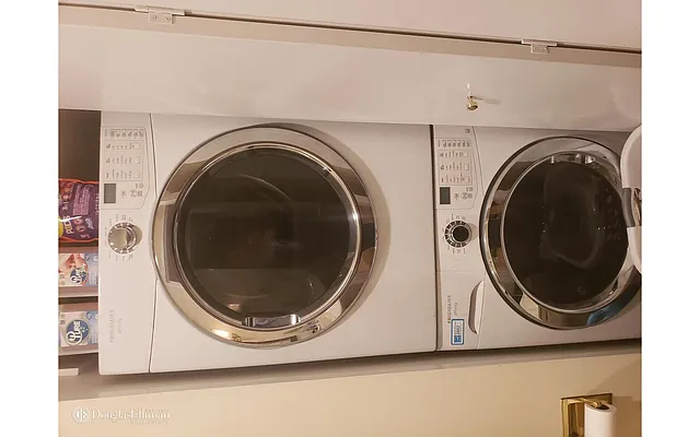 Rented by Douglas Elliman | media 33