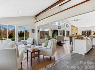 150 Hobby Horse Ln, Hendersonville, NC 28792