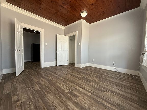 2nd image of 429 Wharton St #4