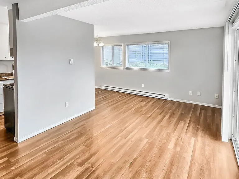 1002 N J St #14 — Photo 3
