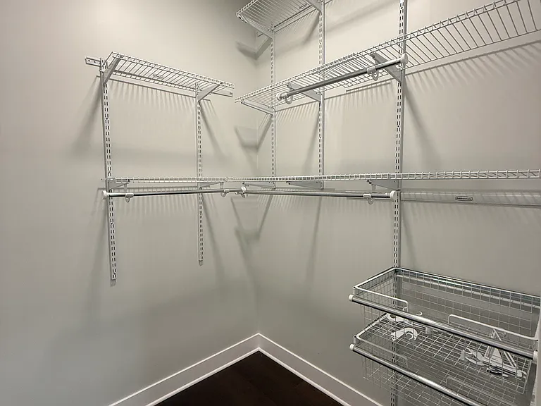 2440 W Iowa St #2 — Photo 17