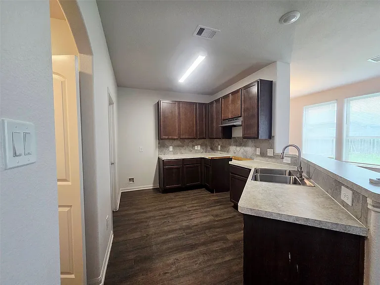 7459 Wheatley Gardens Dr — Photo 3