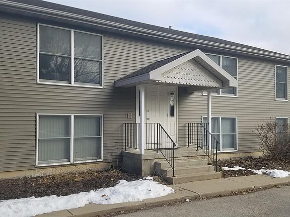 2nd image of 221 Mason Ct