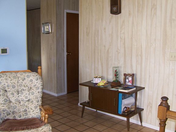 5th image of 409 E Wanda Ln