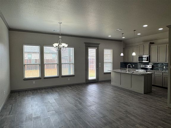 2nd image of 3205 Windcrest Dr