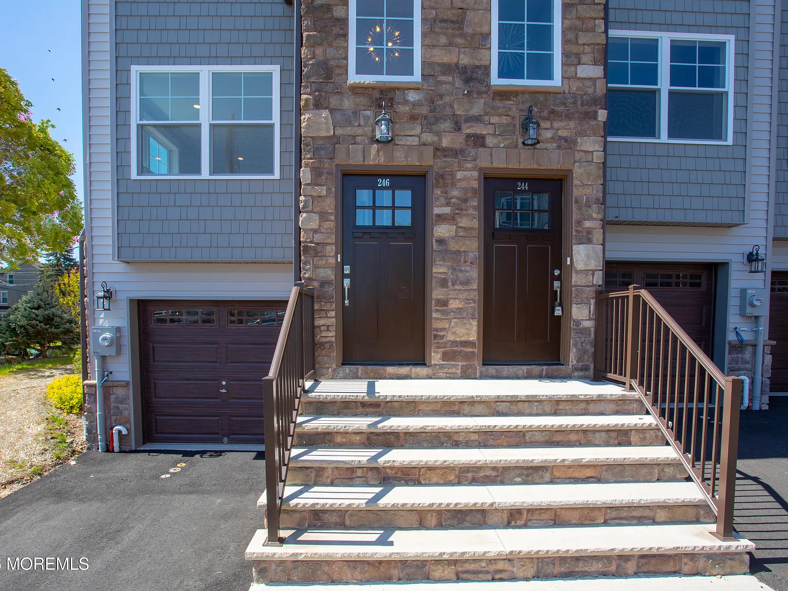2 bed, 4.0 bath, 1795 sqft, $3,700 — Photo 2