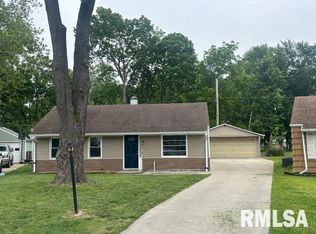 3076 Louise Ln, Springfield, IL 62702