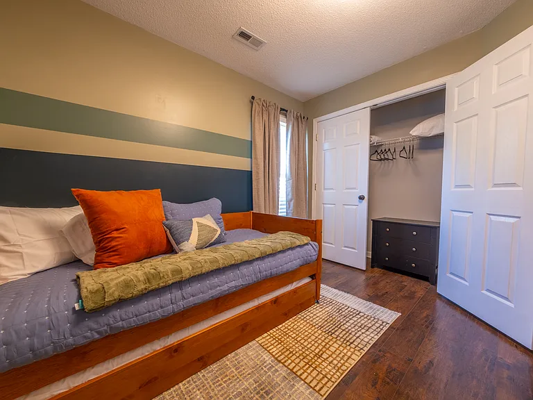 Fourth Bedroom - 2 Twins (Trundle Pullout)