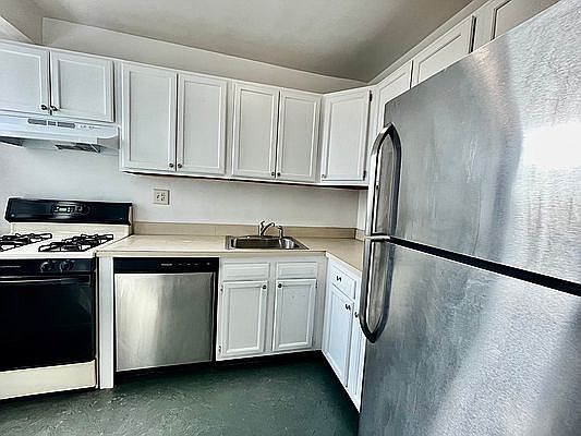 4th image of 365 Clinton Ave #A2