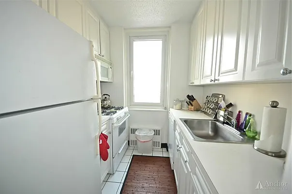 Rented by Anchor Associates | media 36