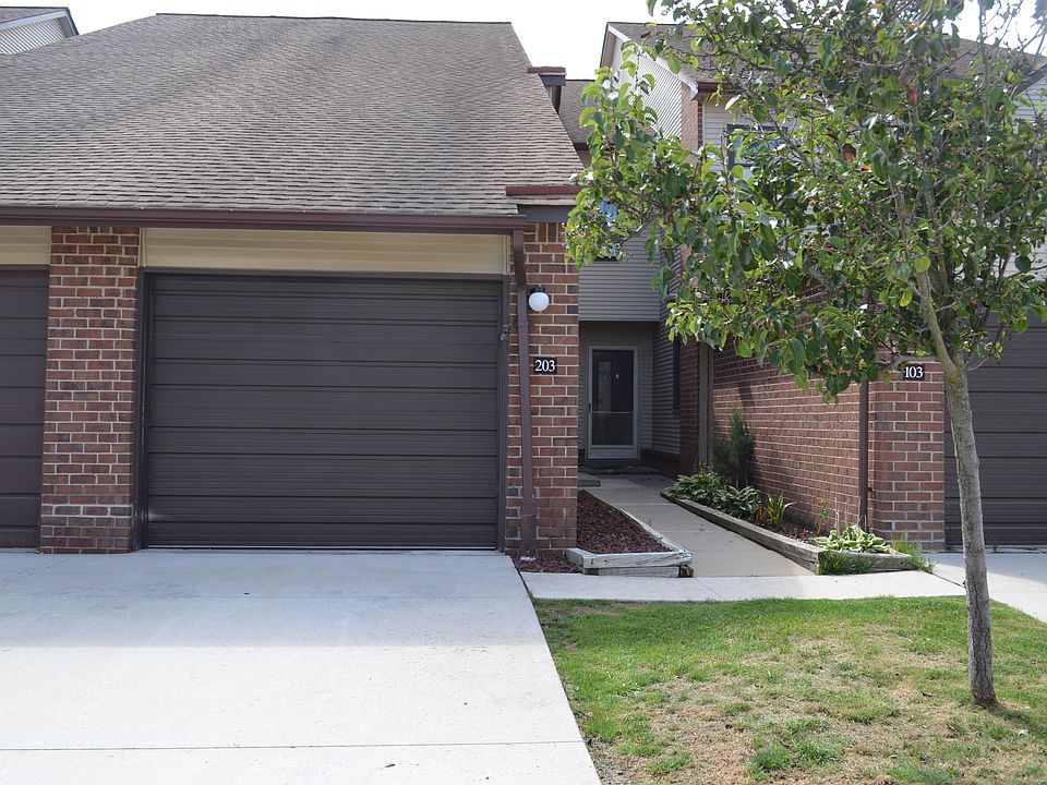 1st image of 6705 Ridgefield Cir APT 203