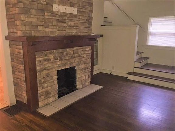 3rd image of 132 N Brighton Ave